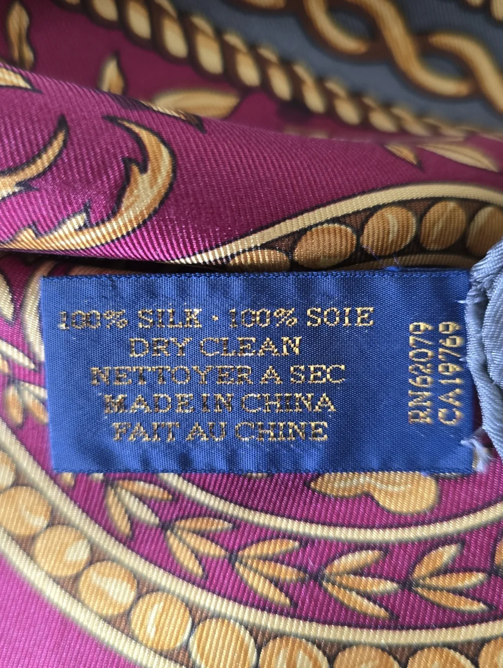 Royal Doulton 100% Silk Scarf 34